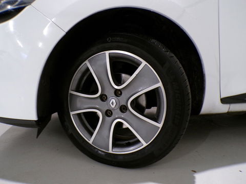 Renault Clio Estate 1.5 dCi ECO Night&Day "Origineel NL!" Bluetooth Navigatie Winterbanden Camera Parkeersensoren Airco Keyless