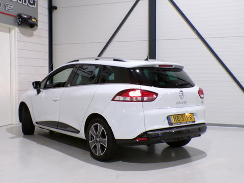 Renault Clio Estate 1.5 dCi ECO Night&Day "Origineel NL!" Bluetooth Navigatie Winterbanden Camera Parkeersensoren Airco Keyless