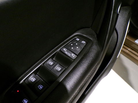 Renault Mégane Estate 1.2 TCe Série Signature Exclusiv "Origineel NL!" Draadloos apple-Carplay! Bose Leer Panoramadak Led-koplamp