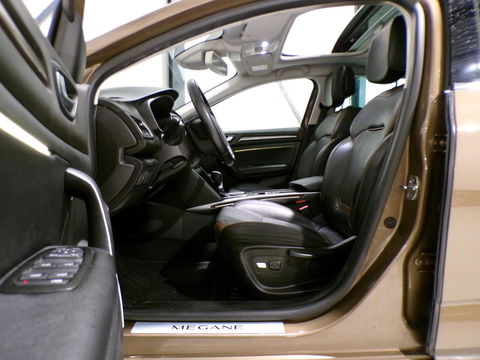 Renault Mégane Estate 1.2 TCe Série Signature Exclusiv "Origineel NL!" Draadloos apple-Carplay! Bose Leer Panoramadak Led-koplamp