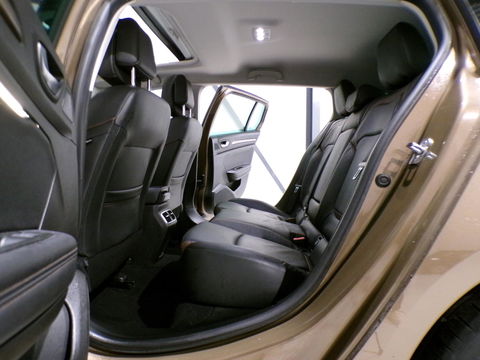 Renault Mégane Estate 1.2 TCe Série Signature Exclusiv "Origineel NL!" Draadloos apple-Carplay! Bose Leer Panoramadak Led-koplamp