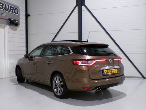 Renault Mégane Estate 1.2 TCe Série Signature Exclusiv "Origineel NL!" Draadloos apple-Carplay! Bose Leer Panoramadak Led-koplamp