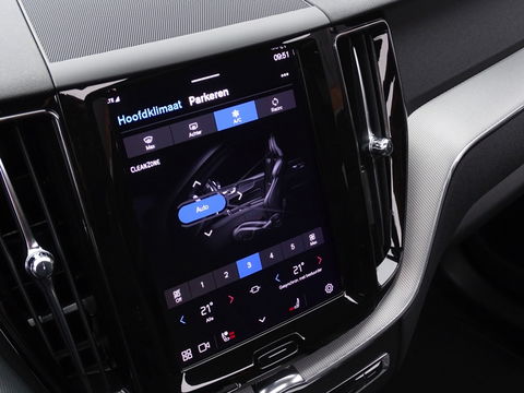 Volvo XC60 T6 341K AWD Recharge Plug-In Hybrid / R- Design / LED