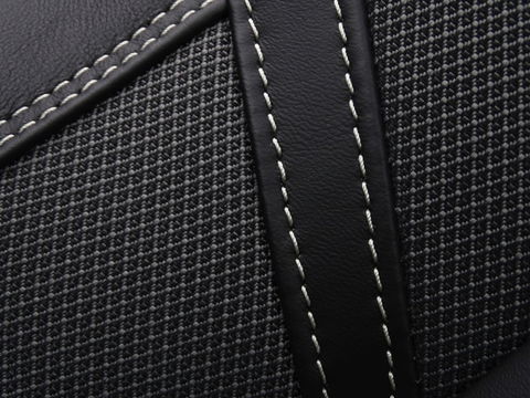 Volvo XC60 T6 341K AWD Recharge Plug-In Hybrid / R- Design / LED