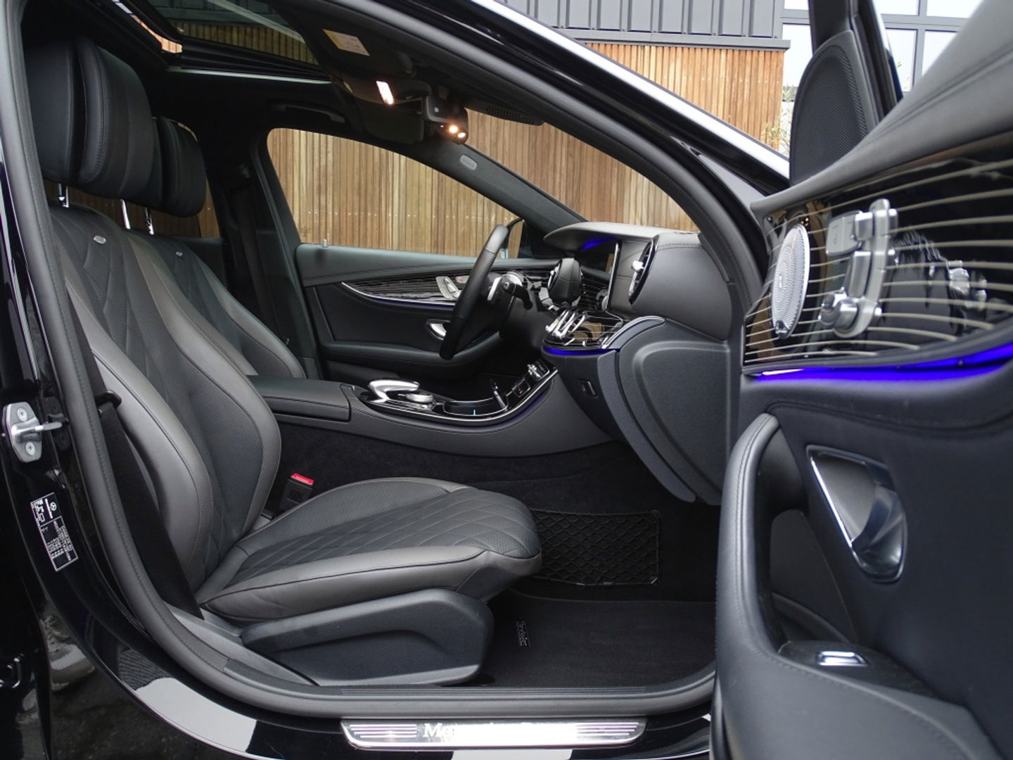 Mercedes-Benz E-Klasse Estate 400 334PK V6T 4Matic / Designo / alcantara / Burmester / 360°