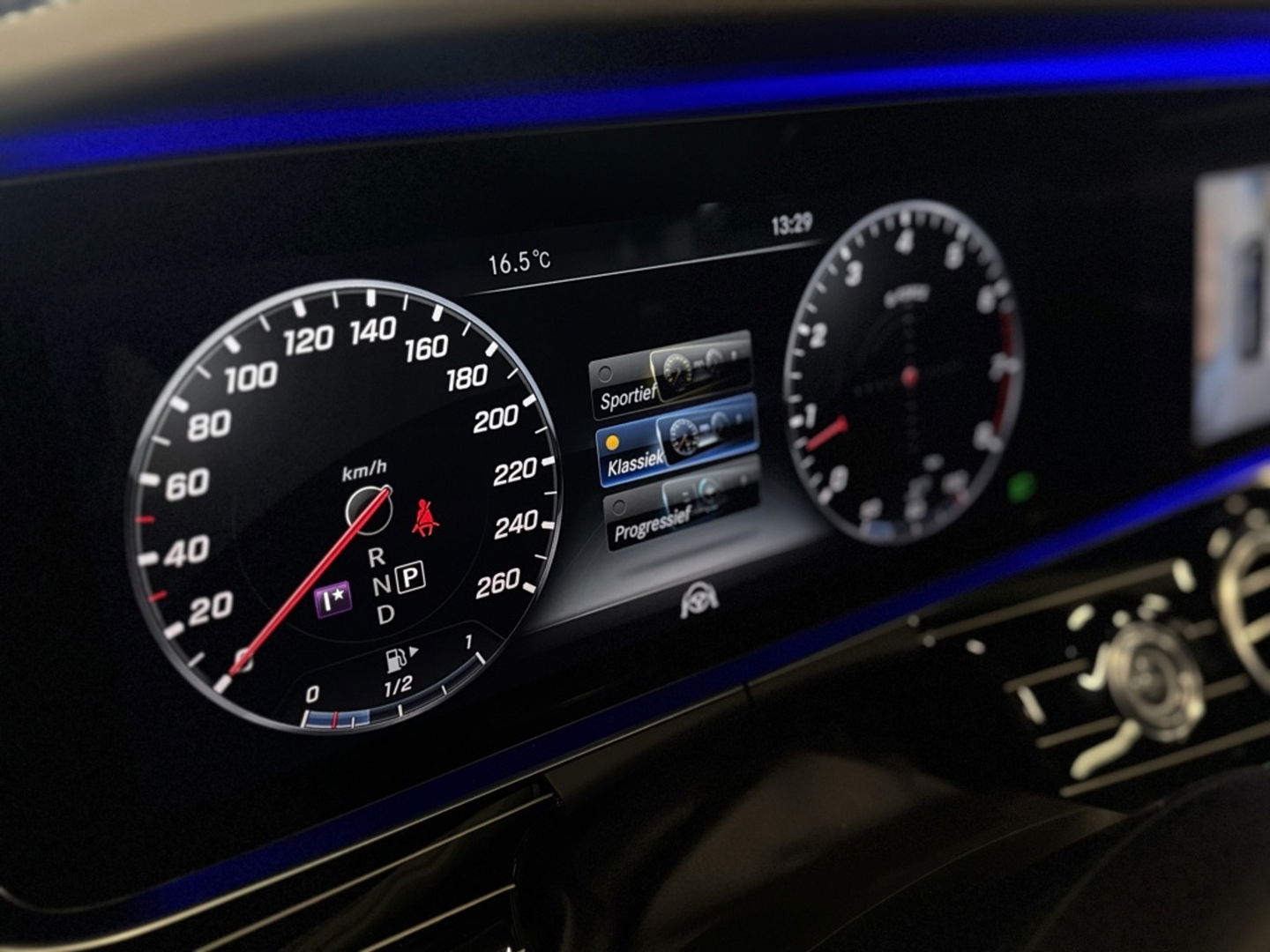 Mercedes-Benz E-Klasse Estate 400 334PK V6T 4Matic / Designo / alcantara / Burmester / 360°