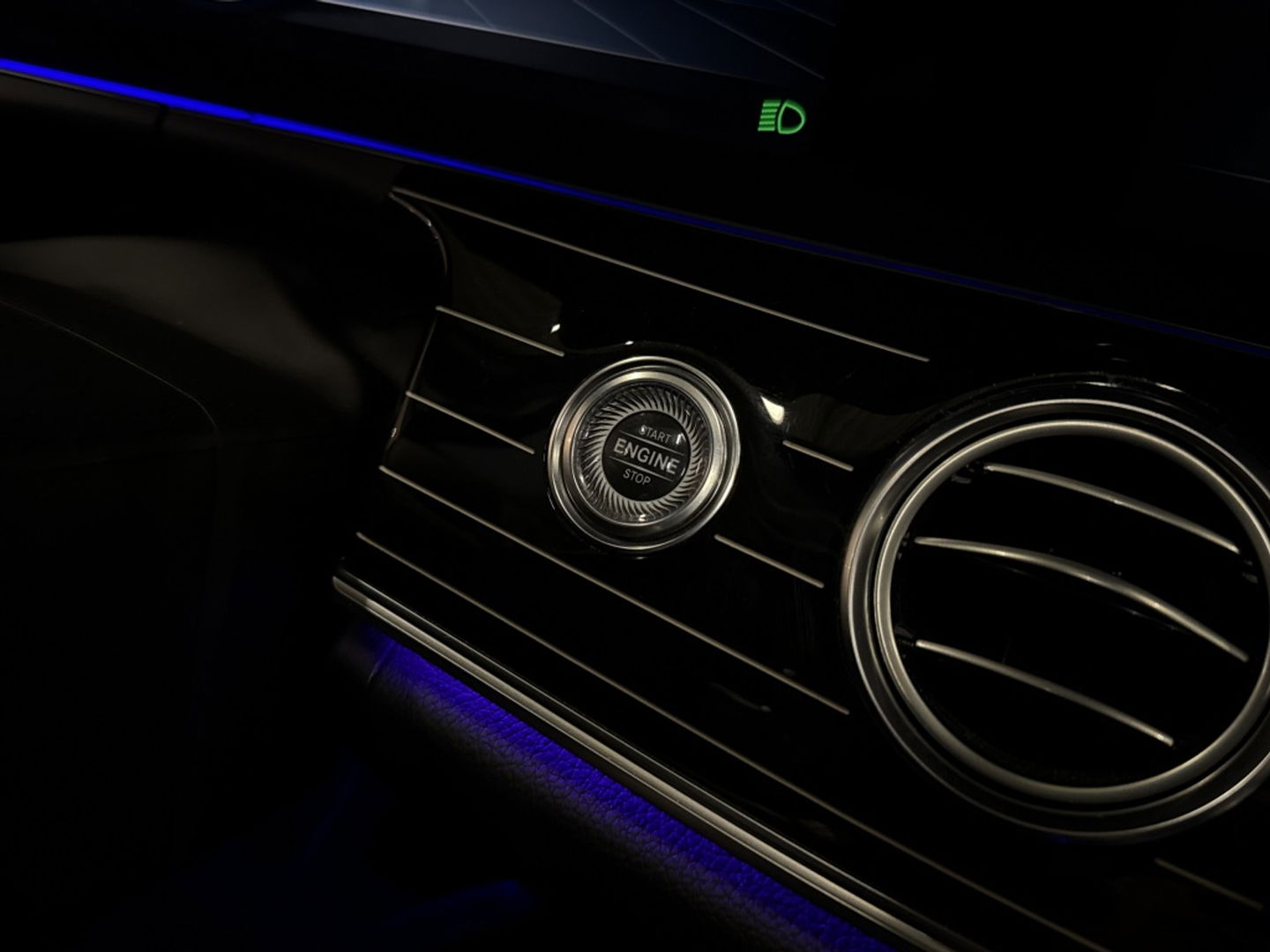 Mercedes-Benz E-Klasse Estate 400 334PK V6T 4Matic / Designo / alcantara / Burmester / 360°