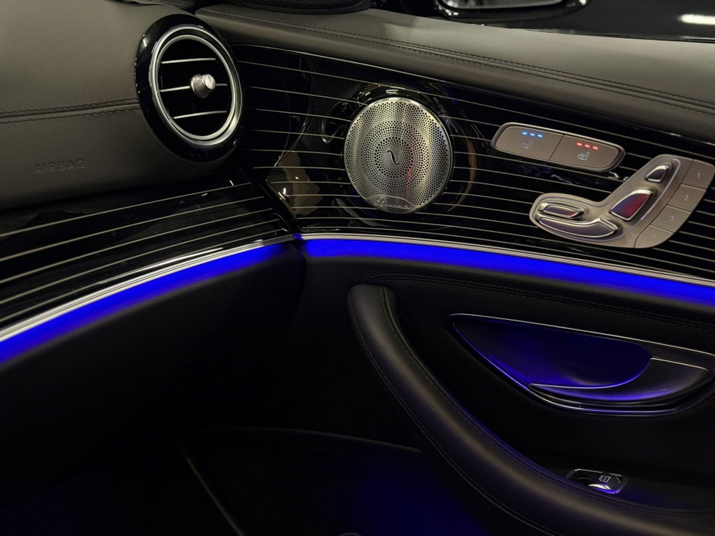 Mercedes-Benz E-Klasse Estate 400 334PK V6T 4Matic / Designo / alcantara / Burmester / 360°