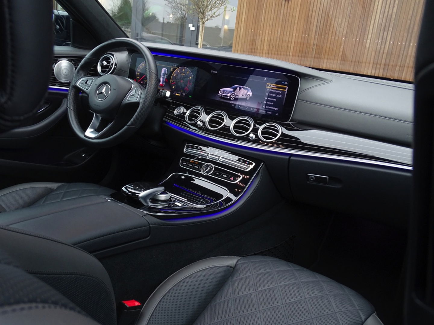 Mercedes-Benz E-Klasse Estate 400 334PK V6T 4Matic / Designo / alcantara / Burmester / 360°