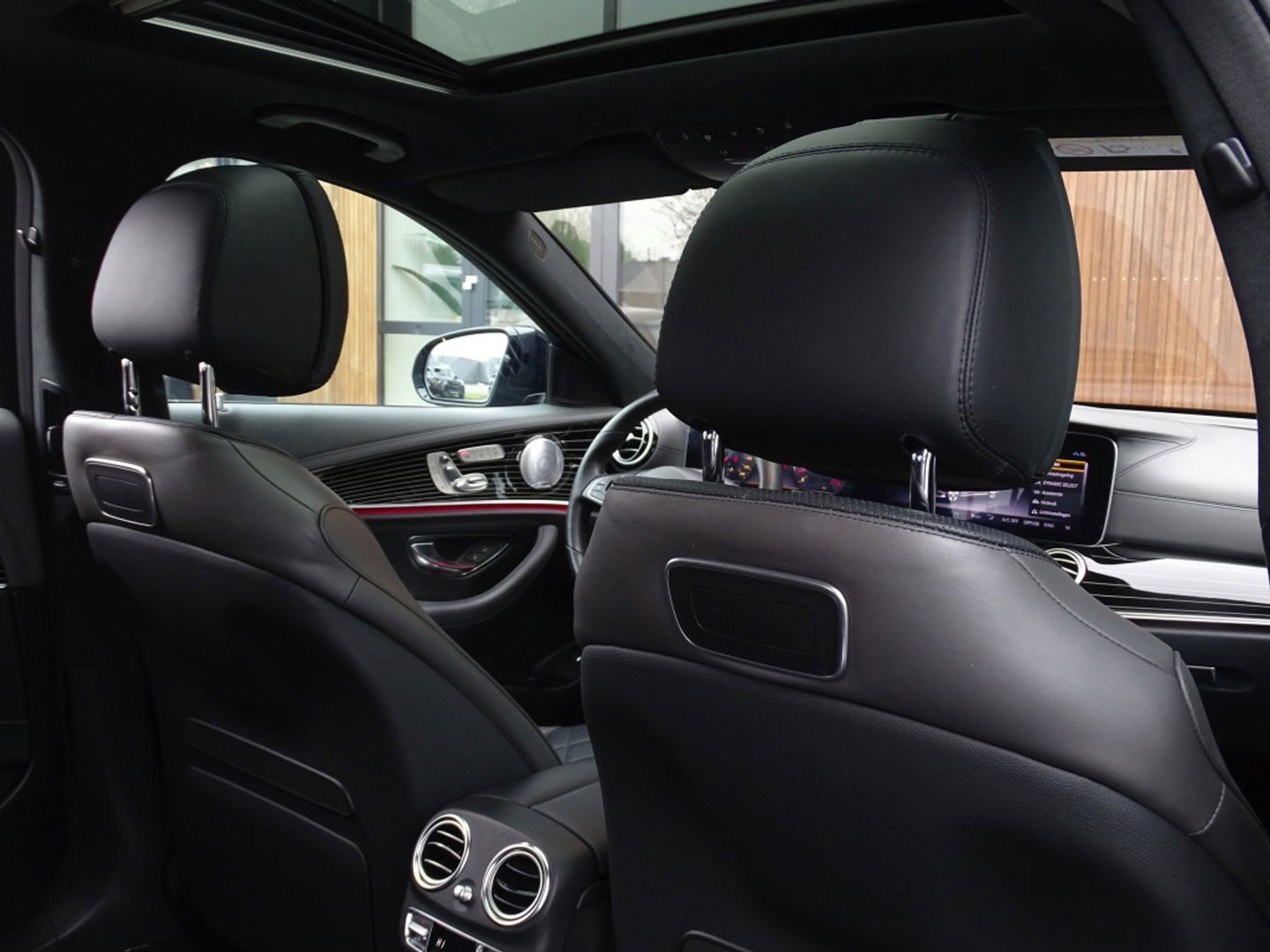 Mercedes-Benz E-Klasse Estate 400 334PK V6T 4Matic / Designo / alcantara / Burmester / 360°