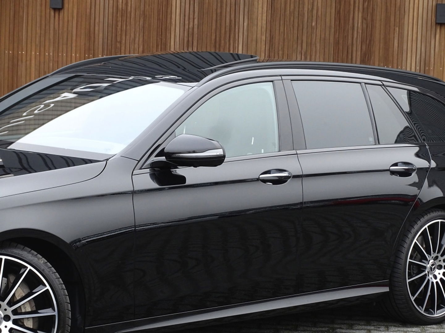 Mercedes-Benz E-Klasse Estate 400 334PK V6T 4Matic / Designo / alcantara / Burmester / 360°