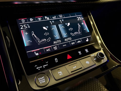Audi Q8 55 TFSI quattro 3X S Line Pano|RS Seat|Trekhaak|BTW