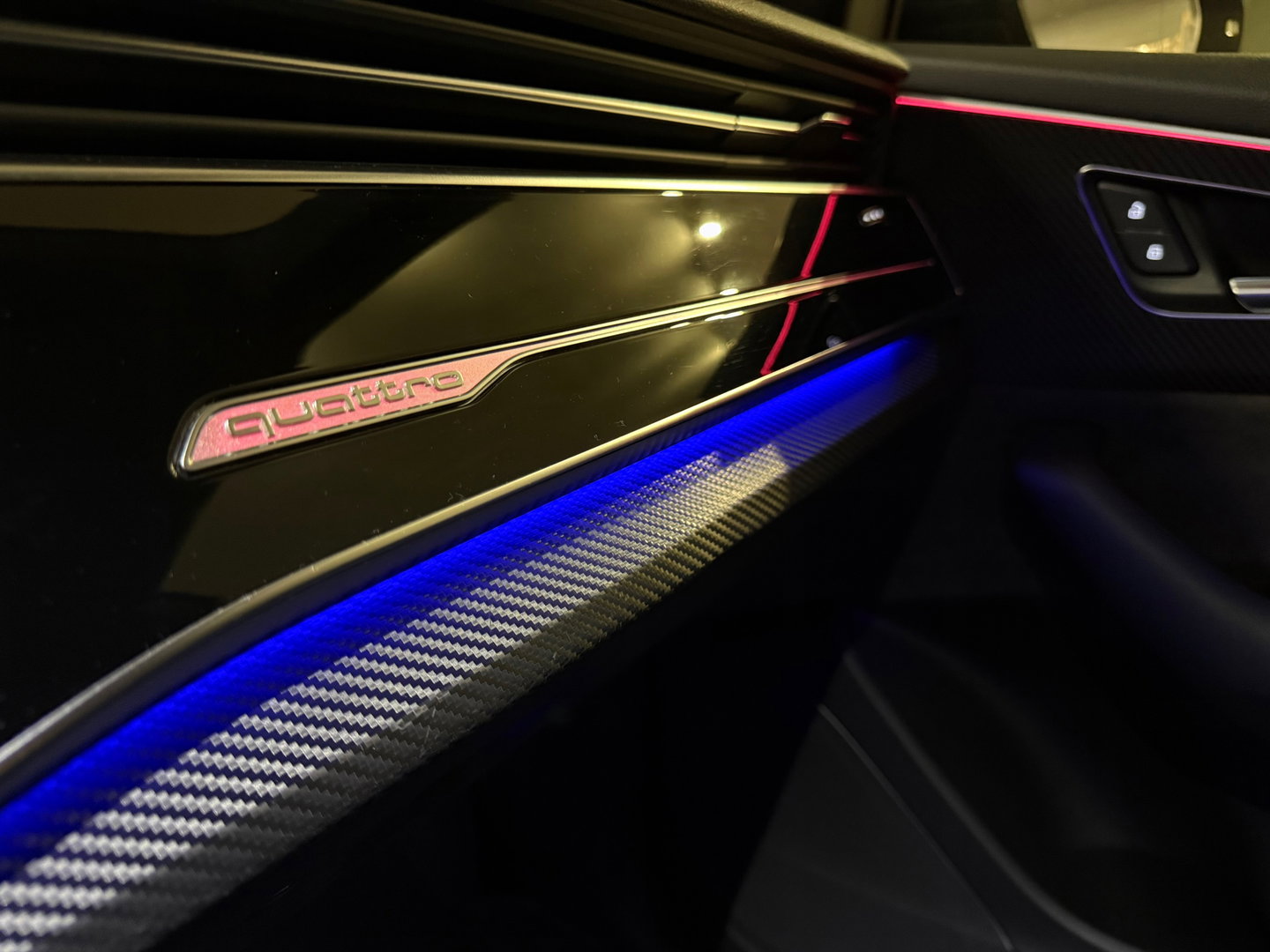 Audi Q8 55 TFSI quattro 3X S Line Pano|RS Seat|Trekhaak|BTW