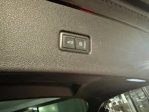 Audi Q8 55 TFSI quattro 3X S Line Pano|RS Seat|Trekhaak|BTW