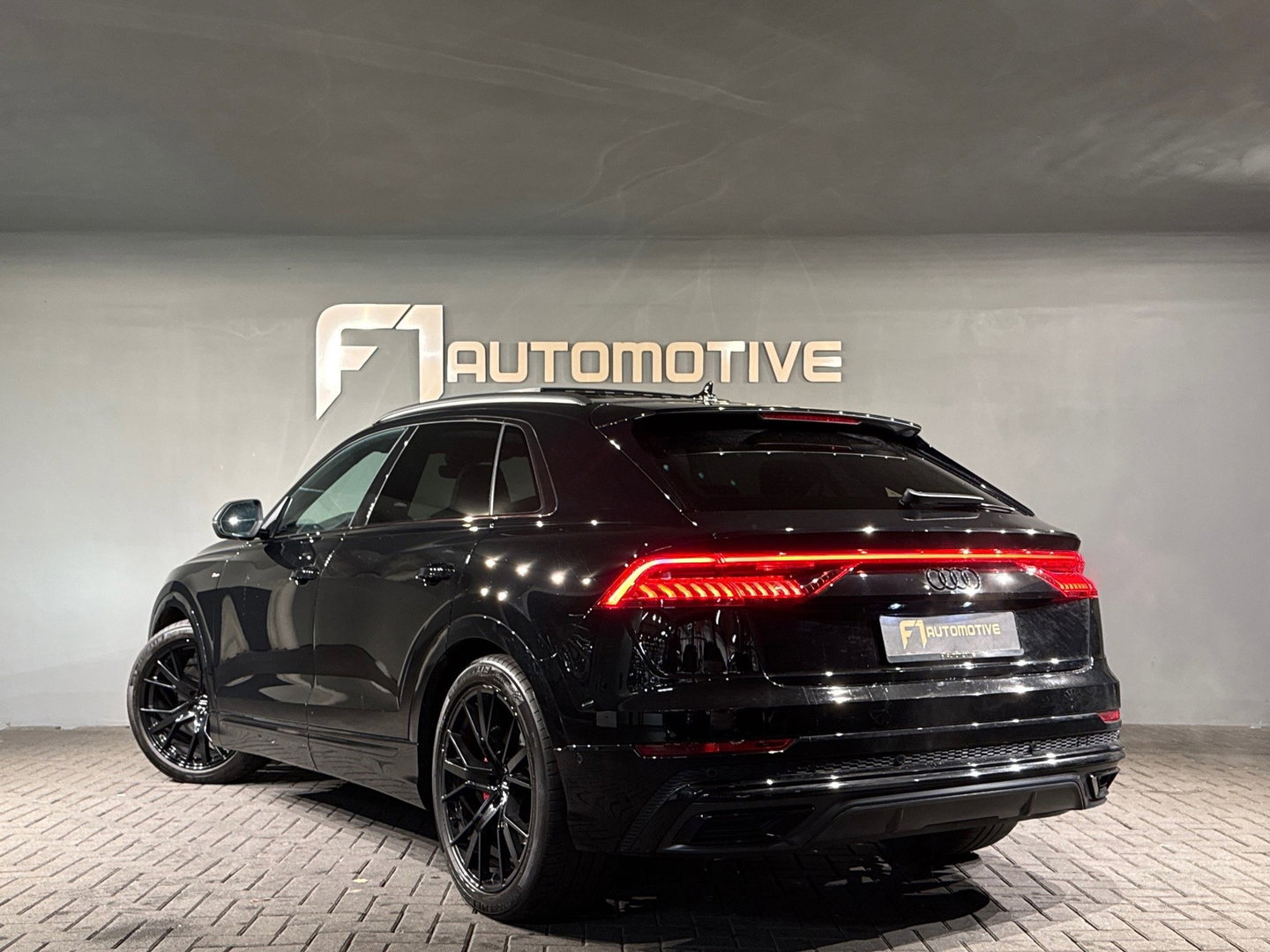 Audi Q8 55 TFSI quattro 3X S Line Pano|RS Seat|Trekhaak|BTW