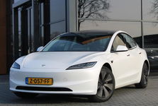 Tesla Model 3 - RWD 60 kWh | Trekhaak | Stoelverkoeling | Org. NL!