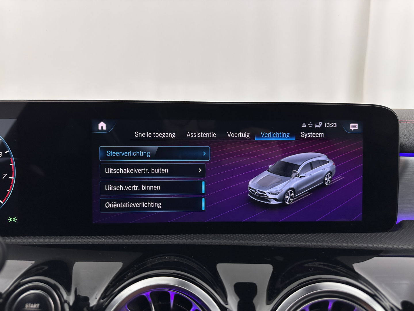 Mercedes-Benz CLA-Klasse Shooting Brake 180 AMG-Line Business Solution (INCL-BTW) *PANO | LEATHER-MICROFIBRE | FULL-LED | AMBIENTLIGHT | BLINDSPOT | HEATED-SPORTSEATS | WIDESCREEN-DIGICOCKPIT | DAB+ | NAVI-FULLMAP | CAMERA | PRIVACYGLASS | 18''ALU*