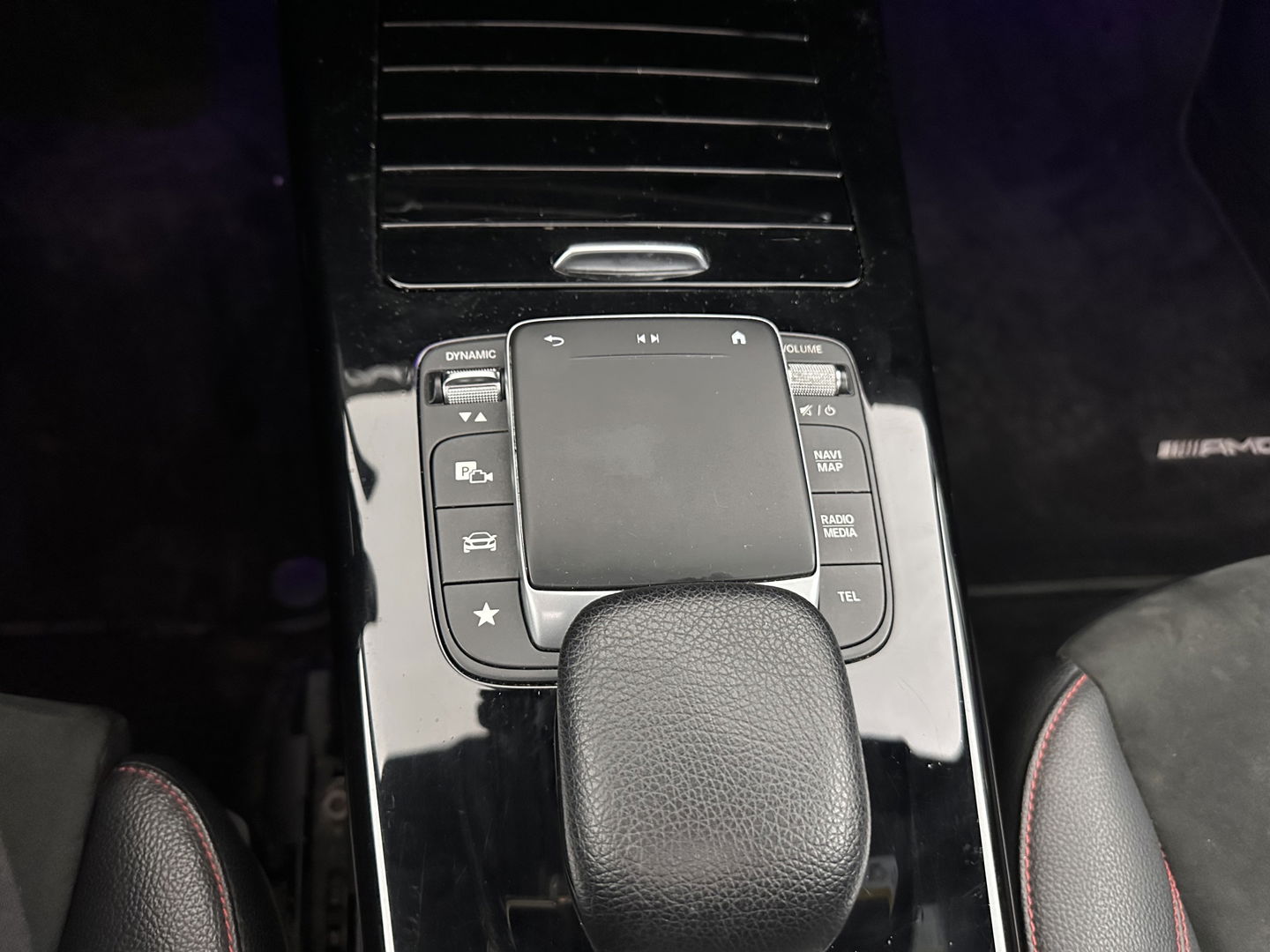 Mercedes-Benz CLA-Klasse Shooting Brake 180 AMG-Line Business Solution (INCL-BTW) *PANO | LEATHER-MICROFIBRE | FULL-LED | AMBIENTLIGHT | BLINDSPOT | HEATED-SPORTSEATS | WIDESCREEN-DIGICOCKPIT | DAB+ | NAVI-FULLMAP | CAMERA | PRIVACYGLASS | 18''ALU*