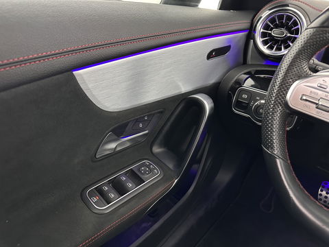 Mercedes-Benz CLA-Klasse Shooting Brake 180 AMG-Line Business Solution (INCL-BTW) *PANO | LEATHER-MICROFIBRE | FULL-LED | AMBIENTLIGHT | BLINDSPOT | HEATED-SPORTSEATS | WIDESCREEN-DIGICOCKPIT | DAB+ | NAVI-FULLMAP | CAMERA | PRIVACYGLASS | 18''ALU*