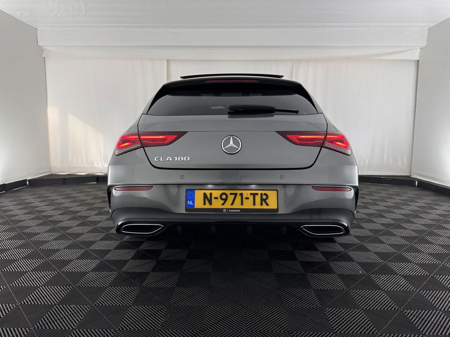 Mercedes-Benz CLA-Klasse Shooting Brake 180 AMG-Line Business Solution (INCL-BTW) *PANO | LEATHER-MICROFIBRE | FULL-LED | AMBIENTLIGHT | BLINDSPOT | HEATED-SPORTSEATS | WIDESCREEN-DIGICOCKPIT | DAB+ | NAVI-FULLMAP | CAMERA | PRIVACYGLASS | 18''ALU*