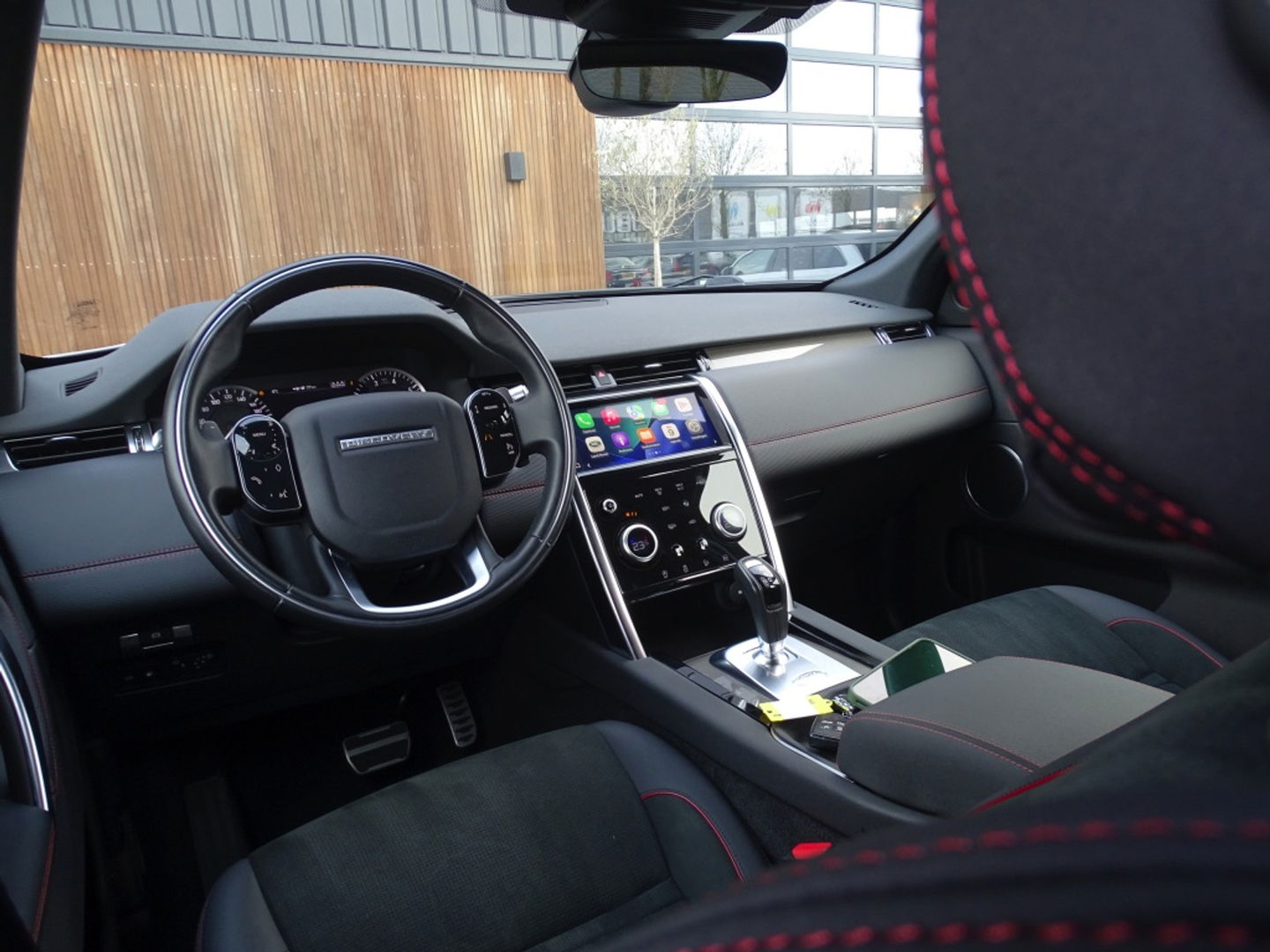 Land Rover Discovery Sport P300e 300PK automaat / R-Dynamic S / LED / 360° camera