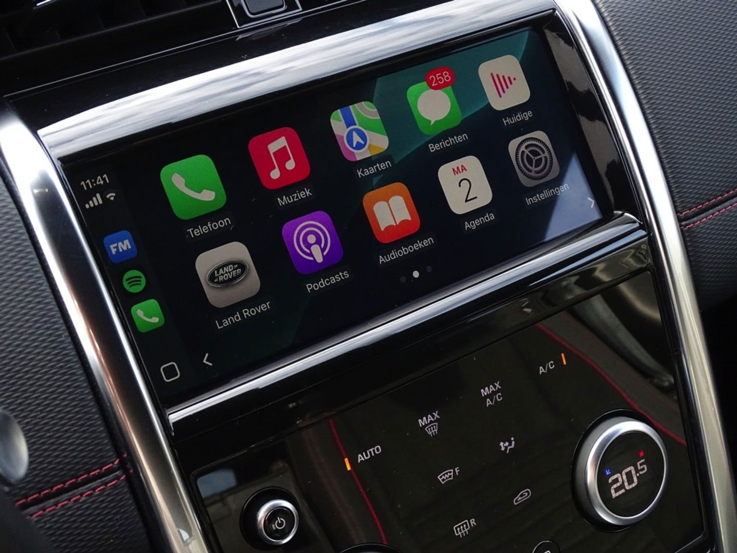 Land Rover Discovery Sport P300e 300PK automaat / R-Dynamic S / LED / 360° camera