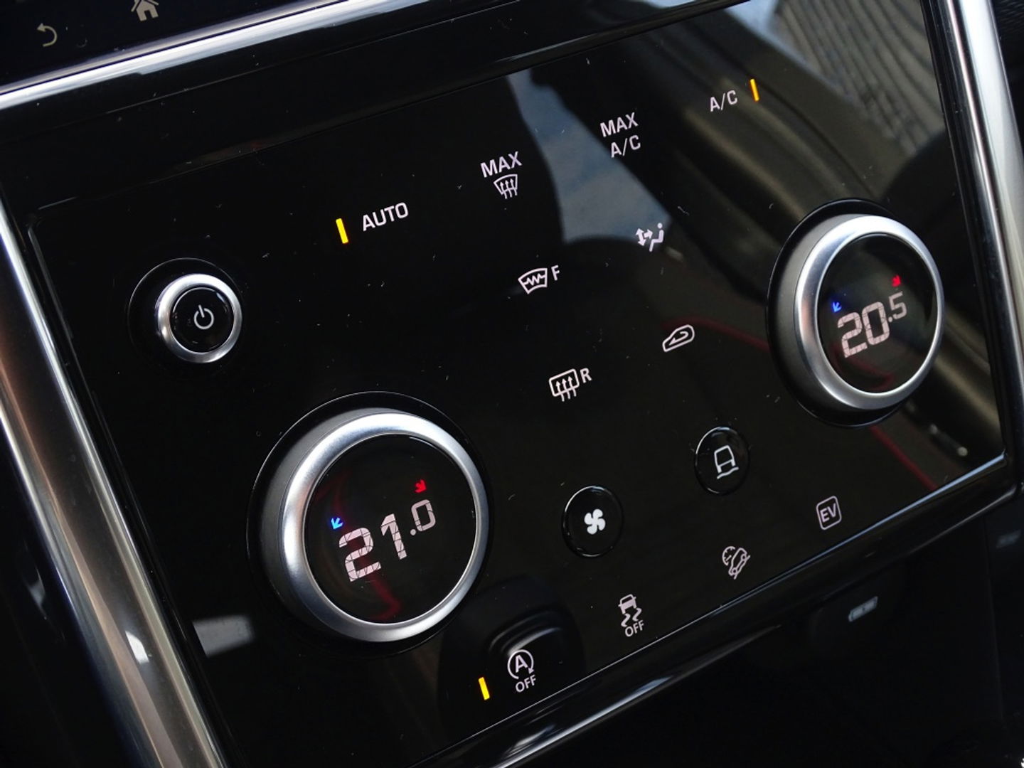 Land Rover Discovery Sport P300e 300PK automaat / R-Dynamic S / LED / 360° camera