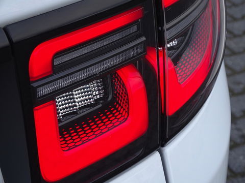 Land Rover Discovery Sport P300e 300PK automaat / R-Dynamic S / LED / 360° camera