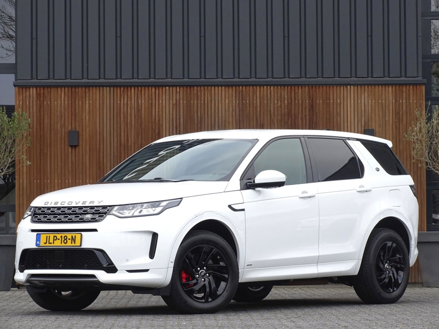 Land Rover Discovery Sport P300e 300PK automaat / R-Dynamic S / LED / 360° camera