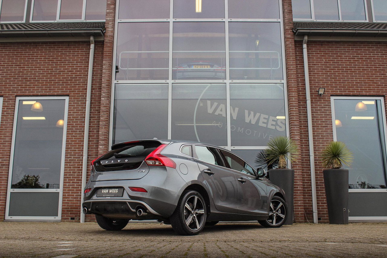 Volvo V40