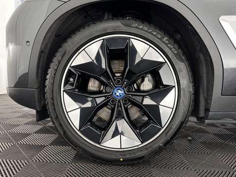 BMW iX3 High Executive 80 kWh [ 3-Fase-11kW ] {SOH-96%} (INCL-BTW) Aut. *PANO | LEATHER | HARMAN/KARDON | FULL-LED | BLINDSPOT | MEMORY-PACK | DIGI-COCKPIT | HEATED-SPORTSEATS | KEYLESS | TOPVIEW | DAB+ | NAVI-FULLMAP | HEAD-UP | 20''ALU*