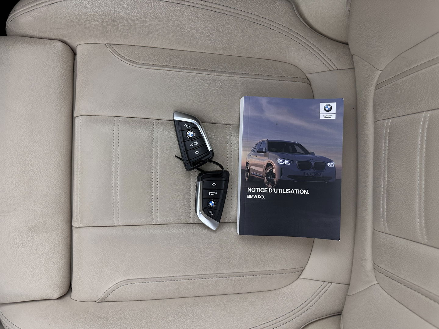 BMW iX3 High Executive 80 kWh [ 3-Fase-11kW ] {SOH-96%} (INCL-BTW) Aut. *PANO | LEATHER | HARMAN/KARDON | FULL-LED | BLINDSPOT | MEMORY-PACK | DIGI-COCKPIT | HEATED-SPORTSEATS | KEYLESS | TOPVIEW | DAB+ | NAVI-FULLMAP | HEAD-UP | 20''ALU*