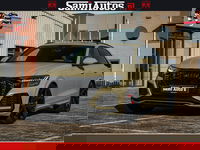 Audi RSQ8 - RSQ8 600PK 4.0 TFSI | MATT OLIVE GREEN | QUATTRO | MEGA VOLLE RSQ8 | BANG & OLUFSEN | HUD | 4 WIELBESTURING | 23 INCH AUDI SPORT WHEELS | RS BEKLEDING ZWART | PANO | SOFTCLOSE | De Lamborghini Urus en Audi RS Q8 zijn beide supersnelle SUV's met dezelfde b