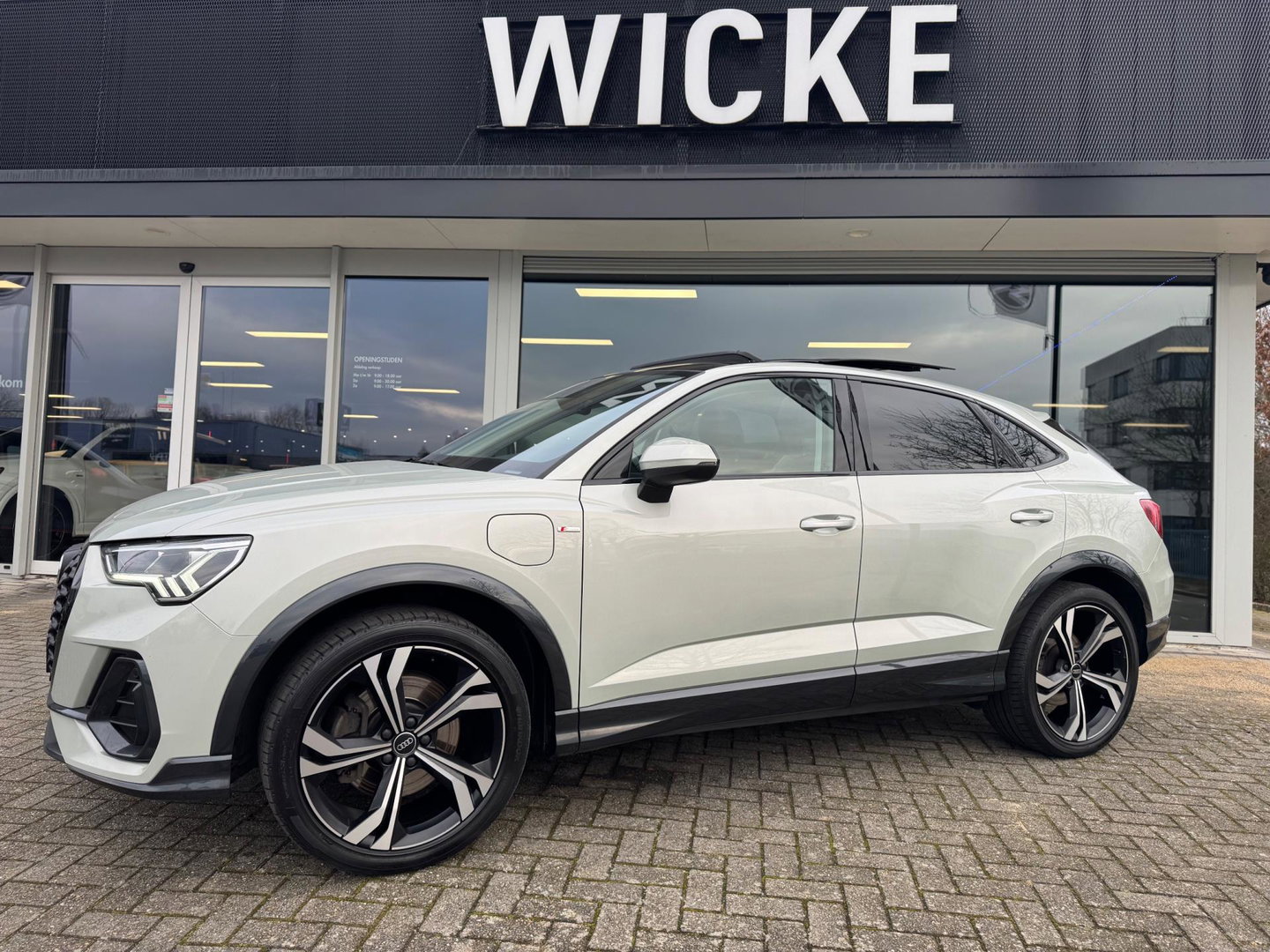 Audi Q3 Sportback 45 TFSI e S Edition Panorama 245PK Matrix 2022 sfeerverlichting