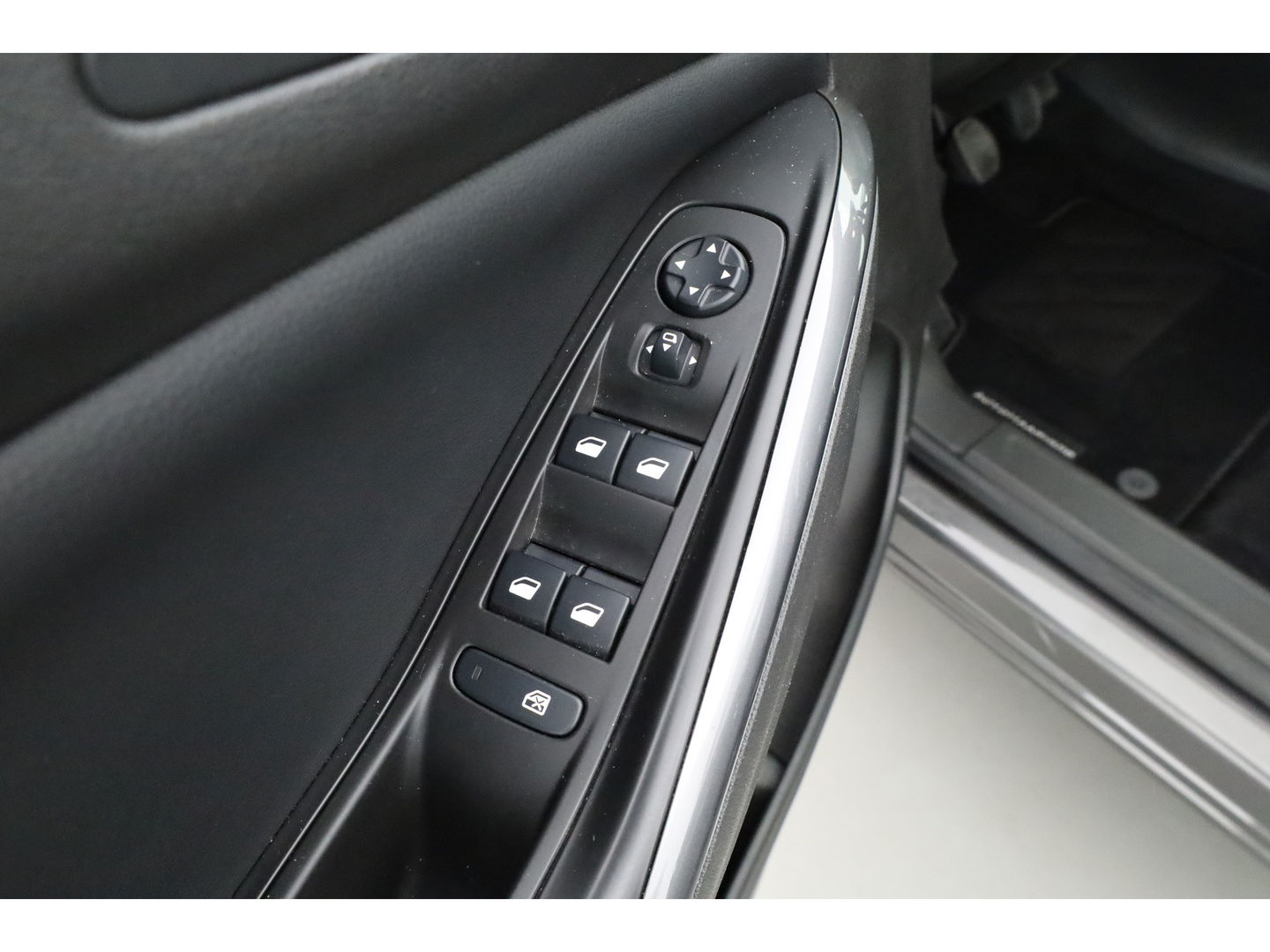 Opel Grandland X 1.2 Turbo Business Elegance | Navi | Apple CarPlay | 18 '' | Dodehoekdet. | Camera | Cruise | PDC | LED