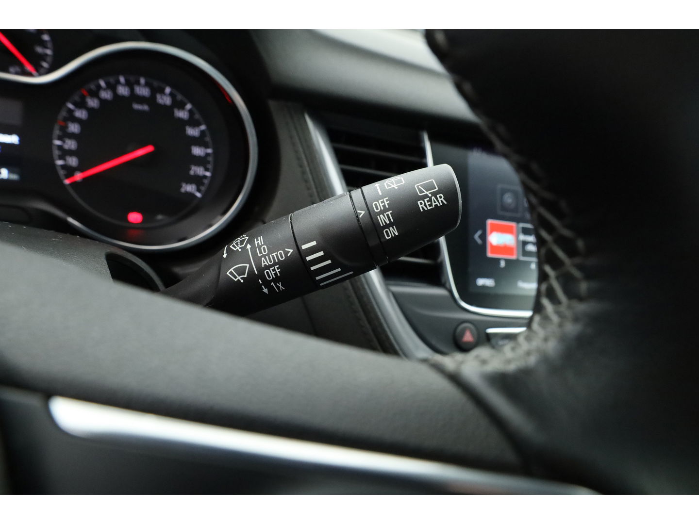 Opel Grandland X 1.2 Turbo Business Elegance | Navi | Apple CarPlay | 18 '' | Dodehoekdet. | Camera | Cruise | PDC | LED