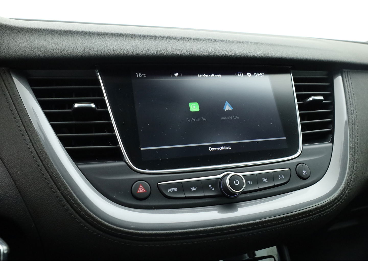 Opel Grandland X 1.2 Turbo Business Elegance | Navi | Apple CarPlay | 18 '' | Dodehoekdet. | Camera | Cruise | PDC | LED