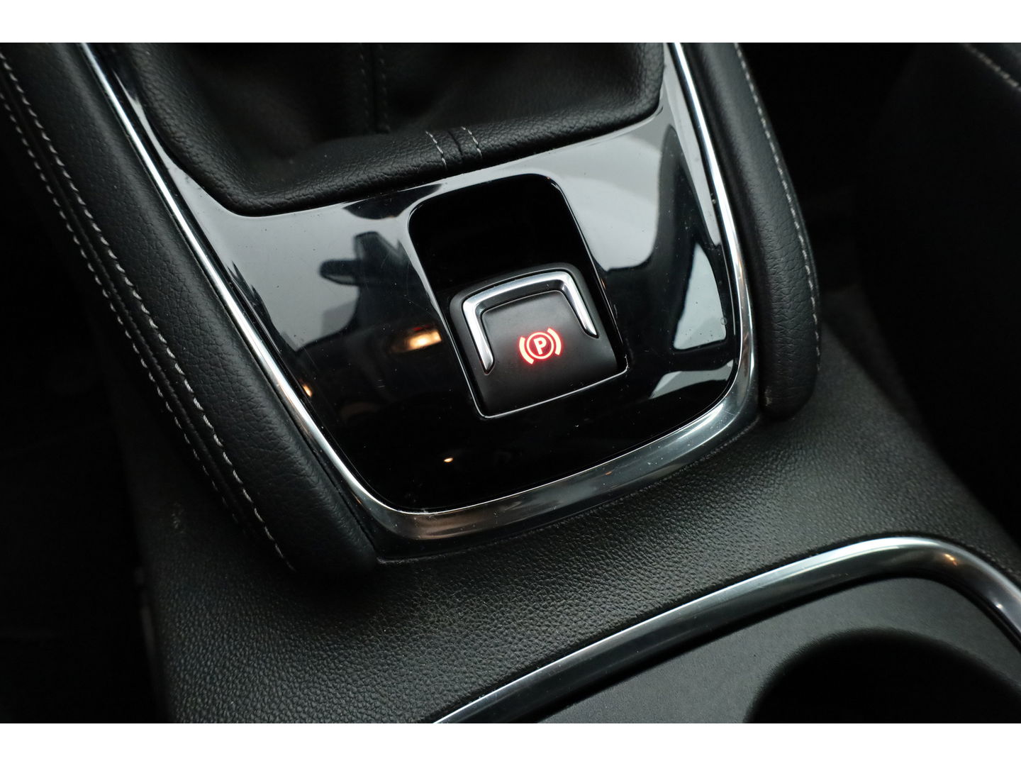 Opel Grandland X 1.2 Turbo Business Elegance | Navi | Apple CarPlay | 18 '' | Dodehoekdet. | Camera | Cruise | PDC | LED