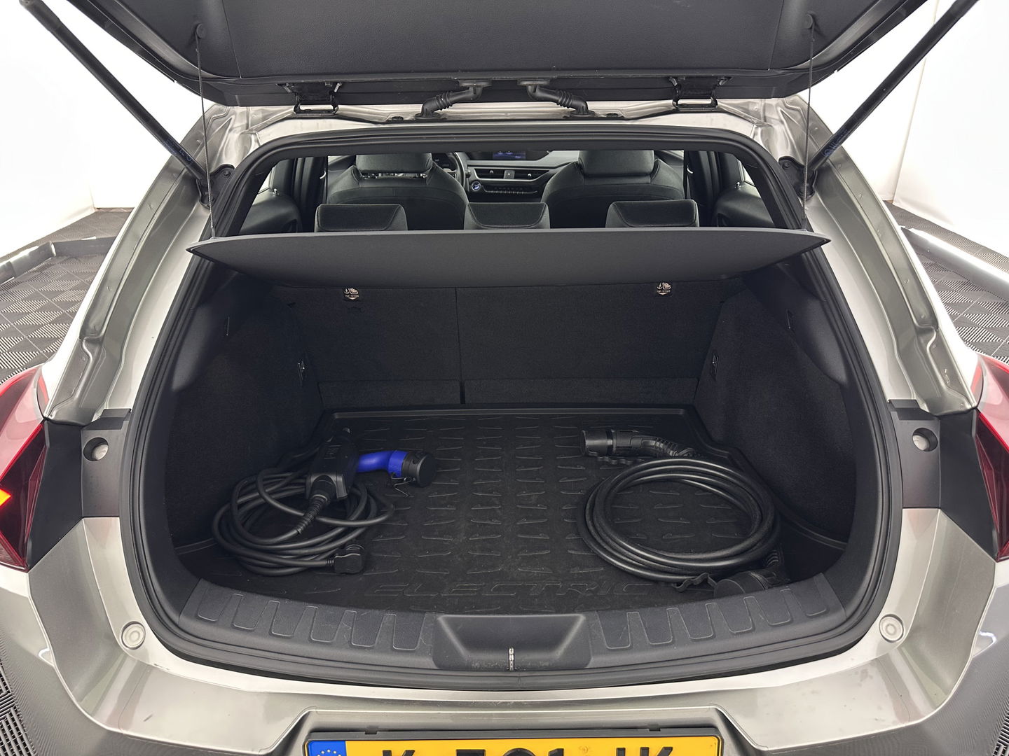 Lexus UX 300e Business 54 kWh (INCL-BTW) *HEATPUMP | MICROFIBRE | DIGI-COCKPIT | FULL-LED | NAVI-FULLMAP | DAB+ | KEYLESS | CAMERA | COMFORTSEATS | ECC | CARPLAY | SHIFTPADDLES | BLINDSPOT | ADAPTIVE-CRUISE | 17''ALU*