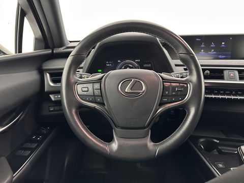 Lexus UX 300e Business 54 kWh (INCL-BTW) *HEATPUMP | MICROFIBRE | DIGI-COCKPIT | FULL-LED | NAVI-FULLMAP | DAB+ | KEYLESS | CAMERA | COMFORTSEATS | ECC | CARPLAY | SHIFTPADDLES | BLINDSPOT | ADAPTIVE-CRUISE | 17''ALU*