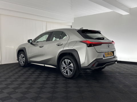 Lexus UX 300e Business 54 kWh (INCL-BTW) *HEATPUMP | MICROFIBRE | DIGI-COCKPIT | FULL-LED | NAVI-FULLMAP | DAB+ | KEYLESS | CAMERA | COMFORTSEATS | ECC | CARPLAY | SHIFTPADDLES | BLINDSPOT | ADAPTIVE-CRUISE | 17''ALU*