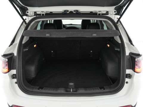 Jeep Compass 1.3T Limited (INCL-BTW) *LEATHER-MICROFIBRE | FULL-LED | NAVI-FULLMAP | KEYLESS | COMFORTSEATS | CAMERA | PRIVACYGLASS | DAB | ECC | PDC | CRUISE | TOWBAR | LANE-ASSIST | CAPRLAY | 18''ALU*