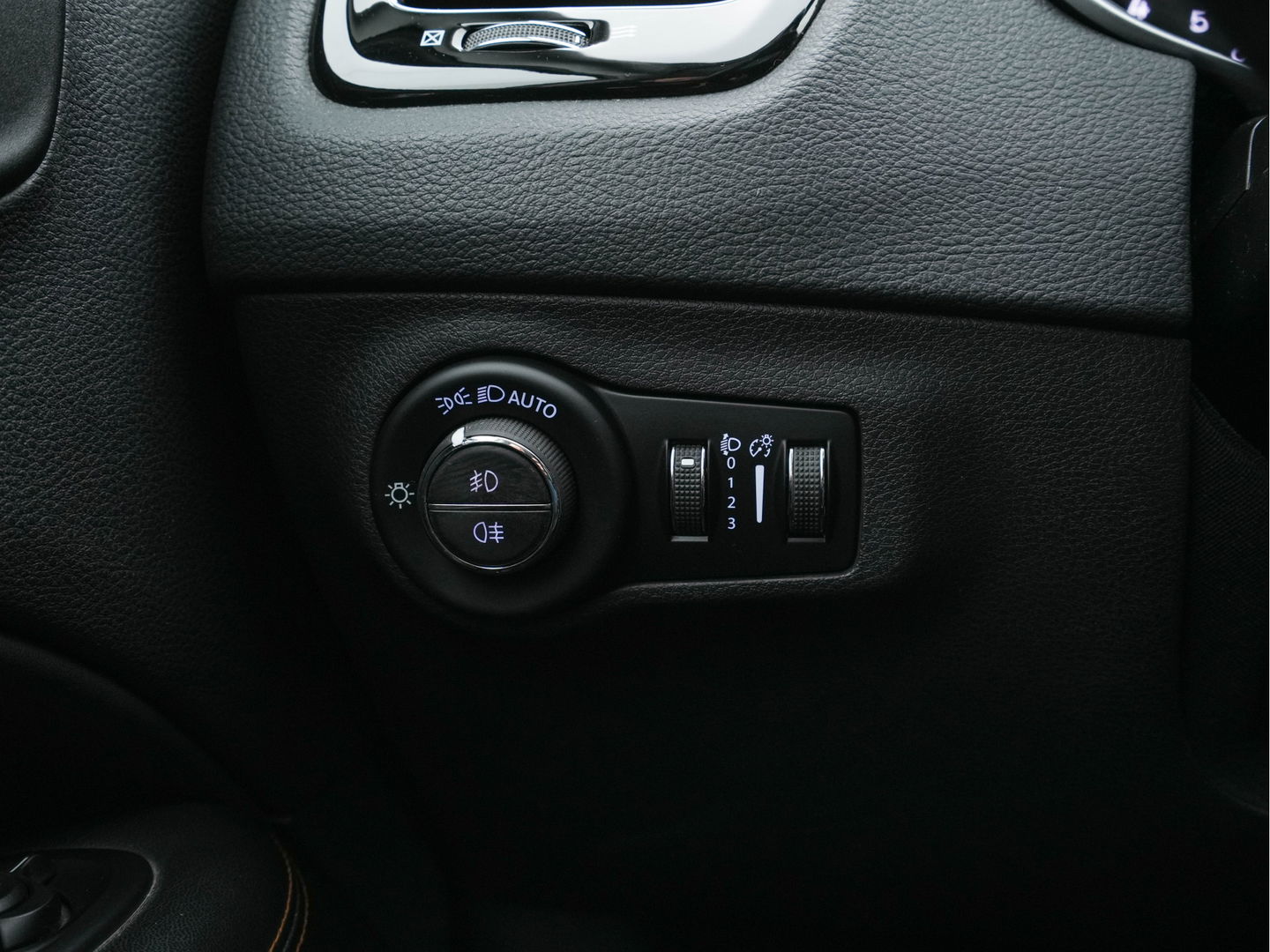 Jeep Compass 1.3T Limited (INCL-BTW) *LEATHER-MICROFIBRE | FULL-LED | NAVI-FULLMAP | KEYLESS | COMFORTSEATS | CAMERA | PRIVACYGLASS | DAB | ECC | PDC | CRUISE | TOWBAR | LANE-ASSIST | CAPRLAY | 18''ALU*