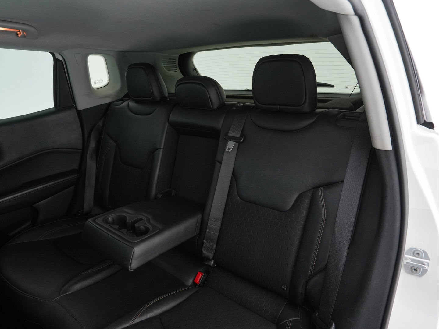 Jeep Compass 1.3T Limited (INCL-BTW) *LEATHER-MICROFIBRE | FULL-LED | NAVI-FULLMAP | KEYLESS | COMFORTSEATS | CAMERA | PRIVACYGLASS | DAB | ECC | PDC | CRUISE | TOWBAR | LANE-ASSIST | CAPRLAY | 18''ALU*