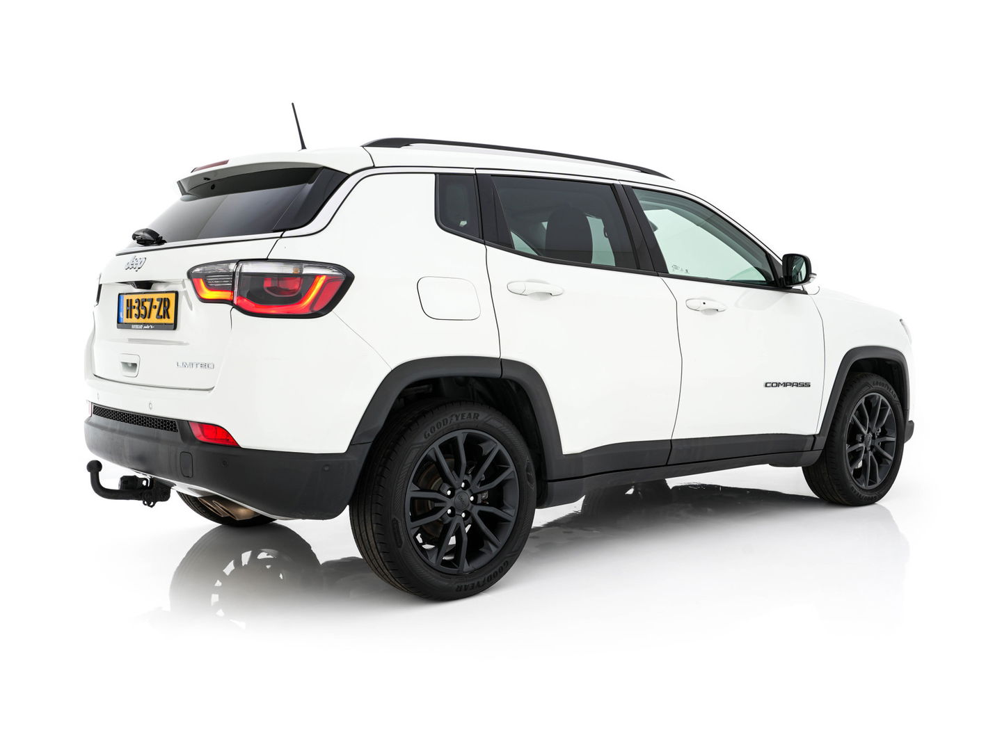 Jeep Compass 1.3T Limited (INCL-BTW) *LEATHER-MICROFIBRE | FULL-LED | NAVI-FULLMAP | KEYLESS | COMFORTSEATS | CAMERA | PRIVACYGLASS | DAB | ECC | PDC | CRUISE | TOWBAR | LANE-ASSIST | CAPRLAY | 18''ALU*