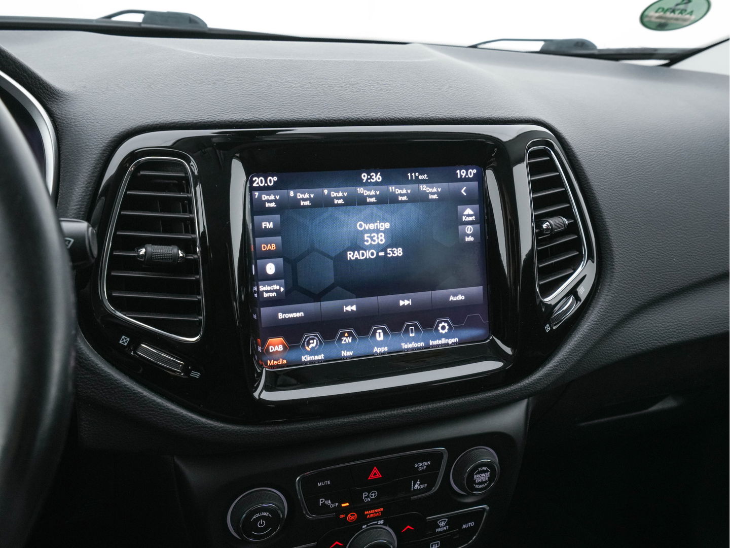 Jeep Compass 1.3T Limited (INCL-BTW) *LEATHER-MICROFIBRE | FULL-LED | NAVI-FULLMAP | KEYLESS | COMFORTSEATS | CAMERA | PRIVACYGLASS | DAB | ECC | PDC | CRUISE | TOWBAR | LANE-ASSIST | CAPRLAY | 18''ALU*