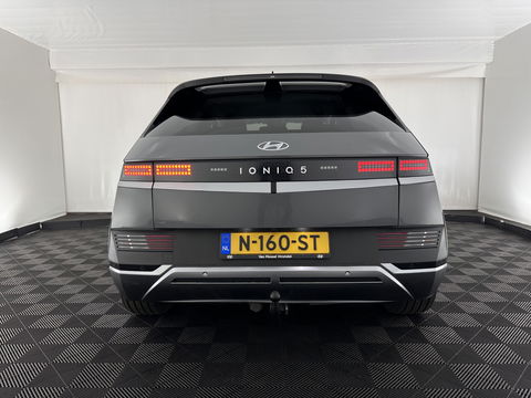 Hyundai IONIQ 5 Connect 73kWh [ 3-Fase-11kW ] {SOH-100%} (INCL-BTW) Aut *LEATHER-FABRIC | FULL-LED | DIGI-COCKPIT | AMBIENTLIGHT | DAB | SHIFTPADDLES | HEAD-UP | NAVI-FULLMAP | KEYLESS | CAMERA | HEATED-COMFORTSEATS | TOWBAR | PRIVACYGLASS  | 19"AL