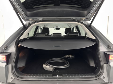 Hyundai IONIQ 5 Connect 73kWh [ 3-Fase-11kW ] {SOH-100%} (INCL-BTW) Aut *LEATHER-FABRIC | FULL-LED | DIGI-COCKPIT | AMBIENTLIGHT | DAB | SHIFTPADDLES | HEAD-UP | NAVI-FULLMAP | KEYLESS | CAMERA | HEATED-COMFORTSEATS | TOWBAR | PRIVACYGLASS  | 19"AL