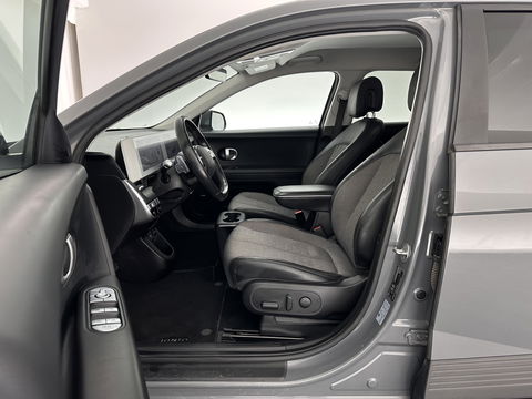 Hyundai IONIQ 5 Connect 73kWh [ 3-Fase-11kW ] {SOH-100%} (INCL-BTW) Aut *LEATHER-FABRIC | FULL-LED | DIGI-COCKPIT | AMBIENTLIGHT | DAB | SHIFTPADDLES | HEAD-UP | NAVI-FULLMAP | KEYLESS | CAMERA | HEATED-COMFORTSEATS | TOWBAR | PRIVACYGLASS  | 19"AL