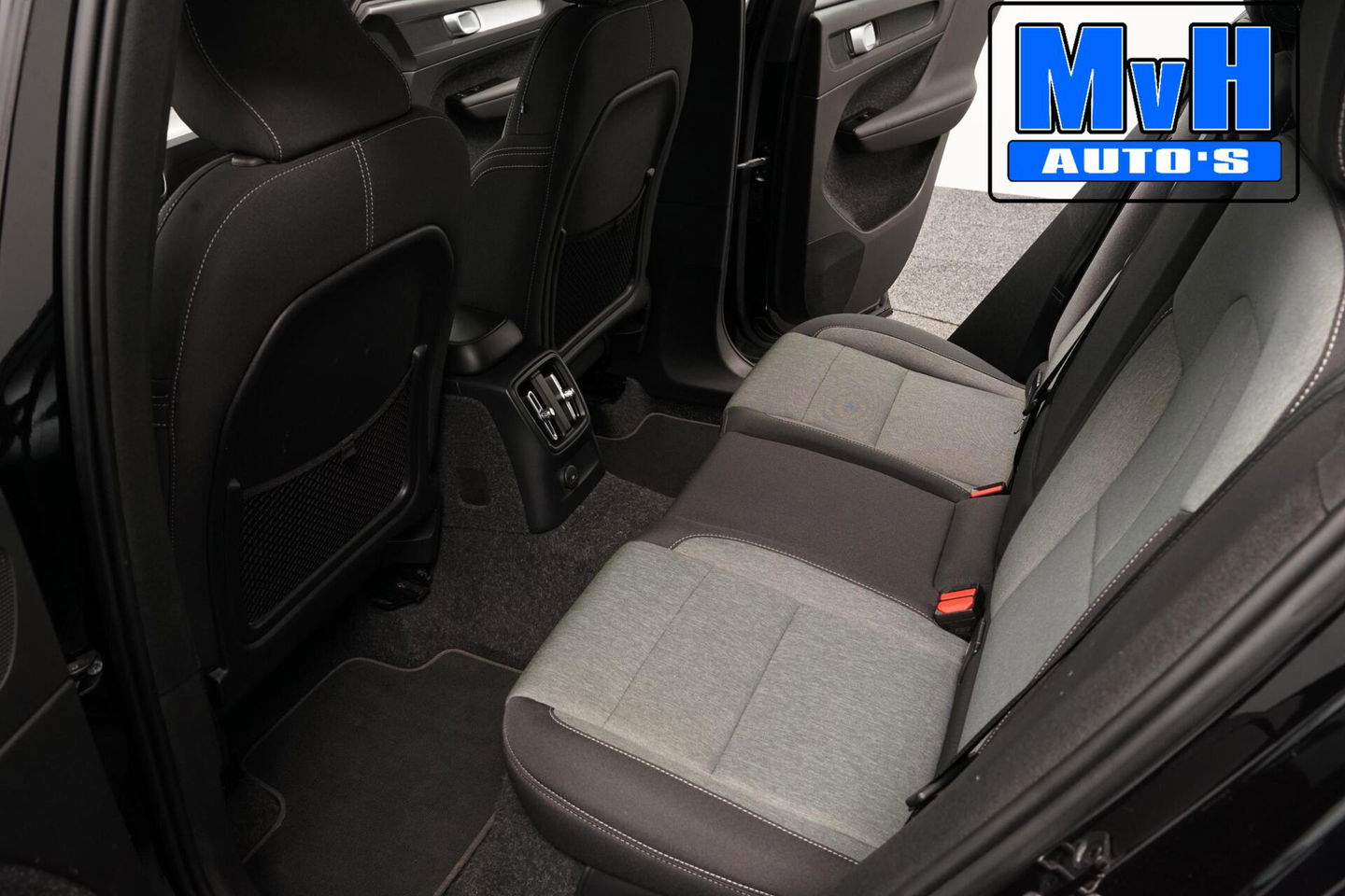 Volvo XC40 1.5 T5 Recharge Inscription Expression|TREKH|LED